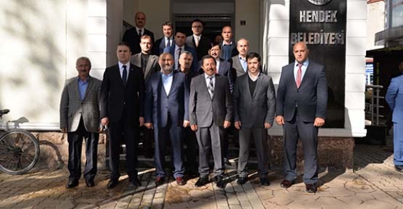 VALİ BALKANLIOĞLU HENDEK’TEYDİ