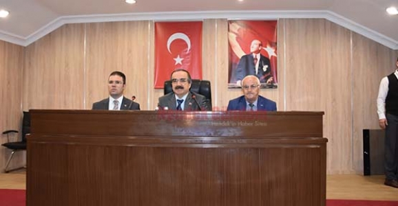 VALİ MUHTARLARI DİNLEDİ