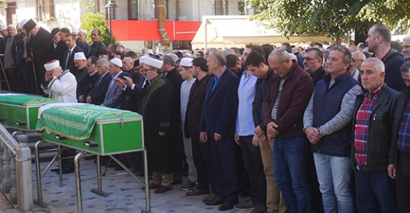 Varlıca ailesi babalarını son yolculuğuna uğurladı
