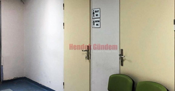 Vatandaşlar Şikayet Etti Tüm Tuvaletlere Tek Kapıdan Giriş Yapılıyor