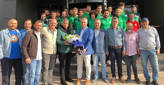 Vefaspor Çiçeklerle Karşılandı
