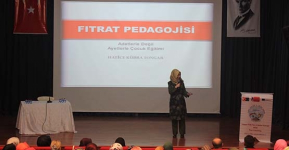 VELİ AKADEMİSİ İLK KONUĞU HATİCE KÜBRA TONGAR OLDU