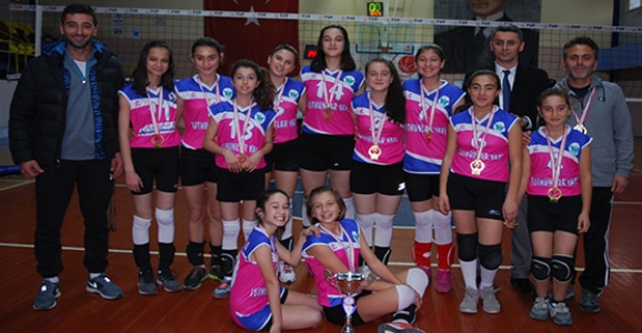 VOLEYBOL İL BİRİNCİLİĞİNE HENDEK DAMGASI