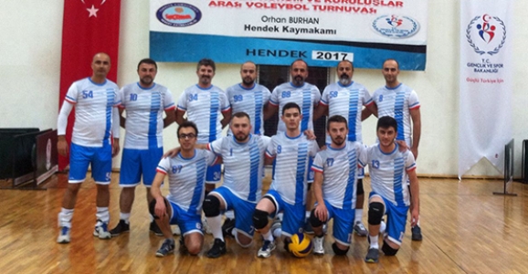 VOLEYBOL TURNUVASI DEVAM EDİYOR