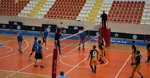 Voleybol Turnuvası Start Aldı