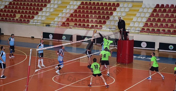 Voleybol Turnuvası yarı final maçları oynandı
