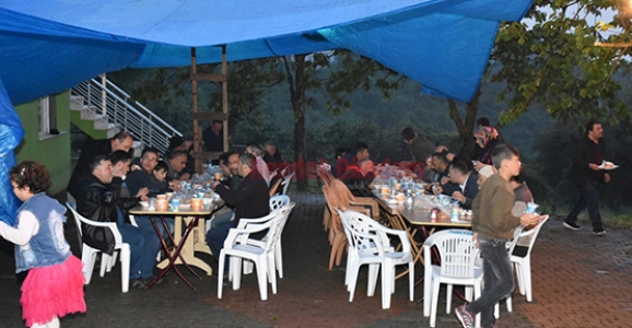 Yarıca Yeni Mahalle Sakinleri İftarda Buluştu