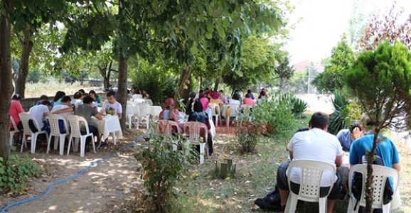 YAZ KURSUNA KATILAN ÖĞRENCİLERE MOTİVASYON YEMEĞİ 