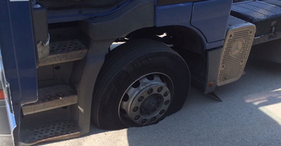 YENİ MAHALLEDE YOLDA ÇÖKME