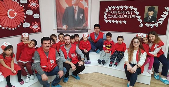 Yenimahalle Anaokulunda Minik Kızılay Gönüllüleri