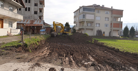 Yenimahalle ve Çiftlik’te Yollar Açılıyor