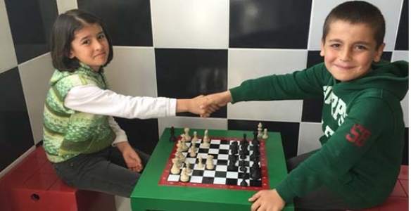 YENİYÜZYIL İLKOKULU’NDA SATRANÇ ATÖLYESİ AÇILDI