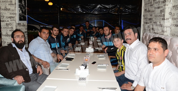 YEŞİLLER GENÇLİK MORAL DEPOLUYOR