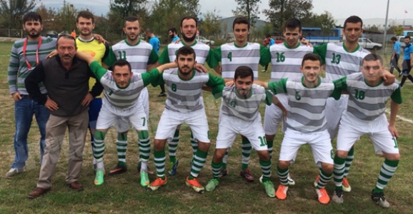 YEŞİLLER GENÇLİKSPOR KARAÇAMSPORU ELİNDEN KAÇIRDI