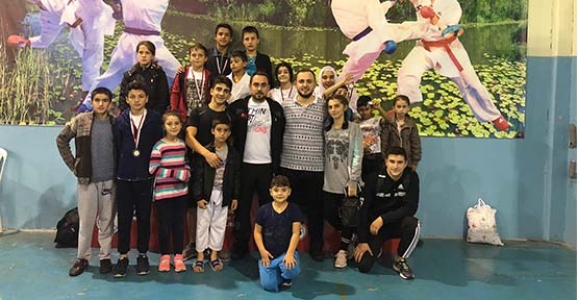 Yeşilyurt Karate’den 19 Madalya