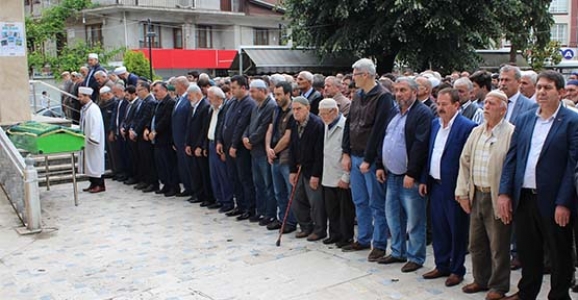 YETİMOĞLU’LARI CENAZEDE BİR ARAYA GELDİ