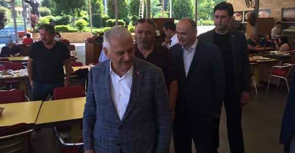 Yıldırım'dan Kahvaltı Molası