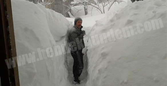 YÜKSEKLERDE KAR İKİ METREYİ GEÇTİ