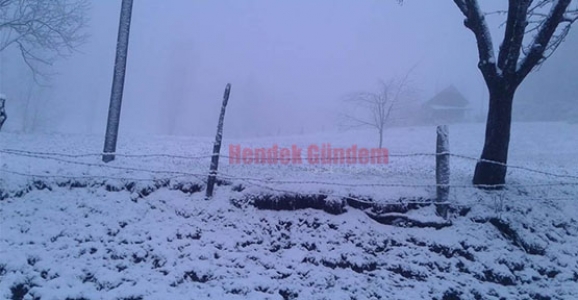 Zirve Beyaza Büründü