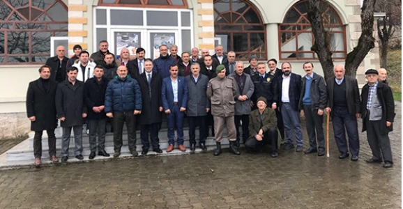 ZİRVEDE BULUŞTULAR