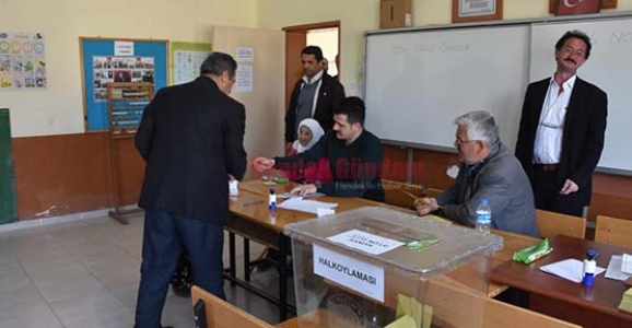 ZİRVEDE REFERANDUM SONUCU EVET %66.5