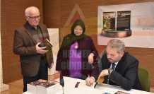 Feyiz Kızı Kitap Lasman ve İmza günü yapıldı