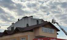 Çatı Yangını Büyümeden Söndürüldü