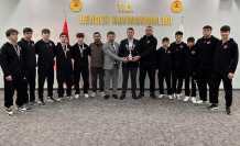 Şampiyon Güreşçiler Kaymakam Gökpınar’ı Ziyaret Etti