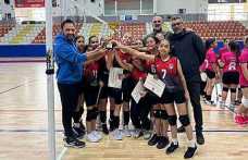 Küçük Kızlar’da Şampiyon Atike Hanım Ortaokulu