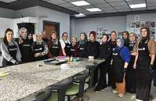 Hendek’te Kadınlar Hem Öğreniyor Hem Kazanıyor