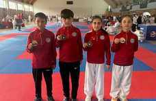 Şampiyonlar Madalyaları Topladı