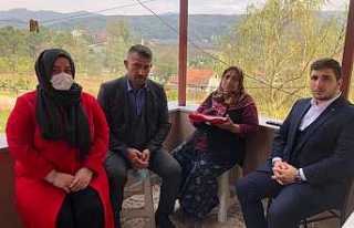 Hendek Ülkü Ocaklarından Şehit Ailelerine Ziyaret