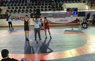 Hendek Güreş Takımı Türkiye Şampiyonu