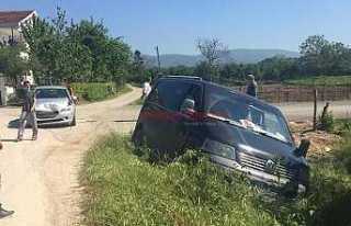 İki Aracın Çarpıştığı Kazada Maddi Hasar Meydana...