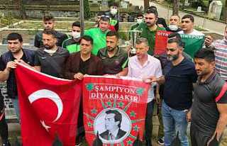 Şampiyonluk Kupasını Okkan’ın Mezarına Getirdiler