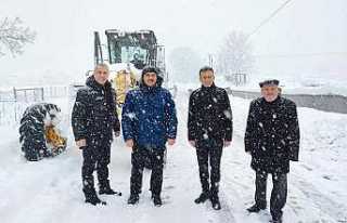 Vali Kaldırım Karla Mücadele Çalışmalarını...