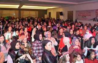 Kadınlar Konsere Akın Etti