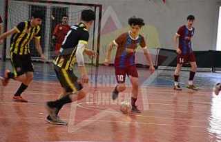 Hendek’te Genç Erkekler Futsal Müsabakaları başladı