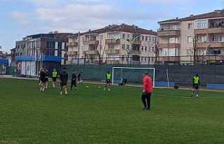 Yalova Yeşilovaspor Hazırlıklarını Sürdürüyor