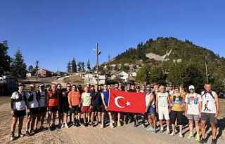 30 Ağustos Anısına 30km Koştular