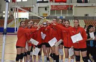 Şampiyon Orhangazi Anadolu Lisesi Oldu.