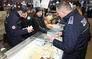 Zabıta Ekiplerinden Kapalı Pazar Yerinde Kapsamlı...