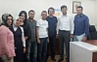 AK GENÇLİK’ ZİYARETTE BULUŞTU