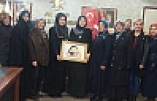 AK KADINLARDAN ZİYARET