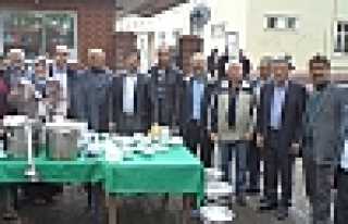 AK PARTİ KADIN KOLLARI AŞURA DAĞITTI