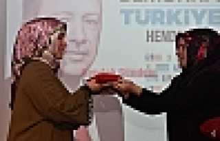 AK PARTİ KADIN KOLLARINDA YENİ BAŞKAN YILKIN OLDU