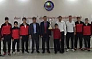 AKBIYIK’TAN ŞAMPİYON GÜREŞÇİLERE BİRER ALTIN