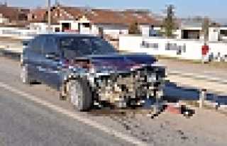 AKOVA’DA MADDİ HASARLI KAZA