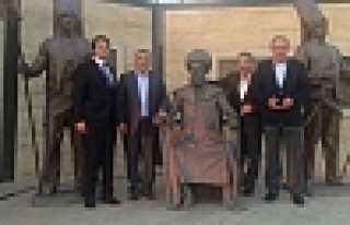 ALBAYRAKLAR HENDEK'TE