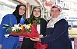 ANNE SEVGİSİ SEVGİLERİN EN KIYMETLİSİDİR